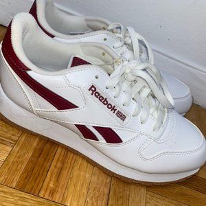 NEVER WORN Reebok Sneakers